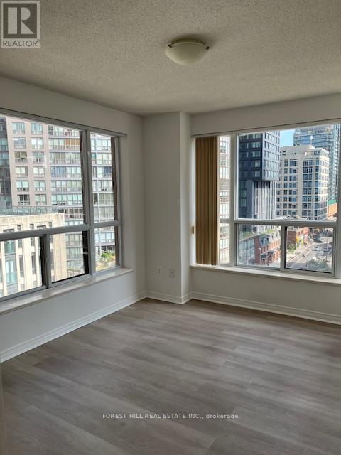 807 - 925 Bay Street, Toronto, Ontario  M5S 3L4 - Photo 18 - C12434705