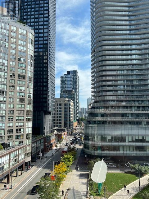 807 - 925 Bay Street, Toronto, Ontario  M5S 3L4 - Photo 27 - C12434705