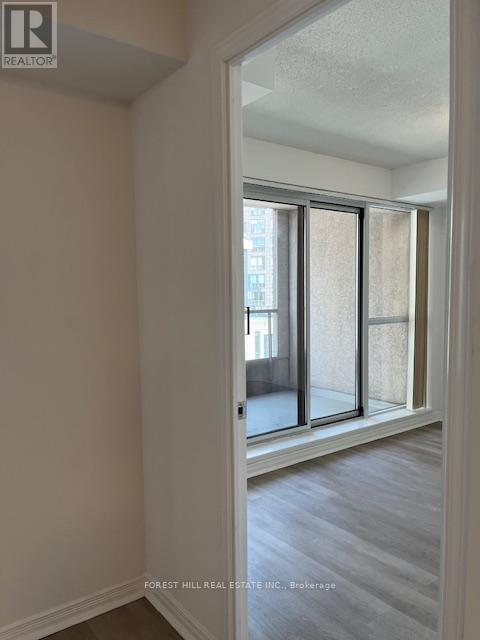 807 - 925 Bay Street, Toronto, Ontario  M5S 3L4 - Photo 9 - C12434705