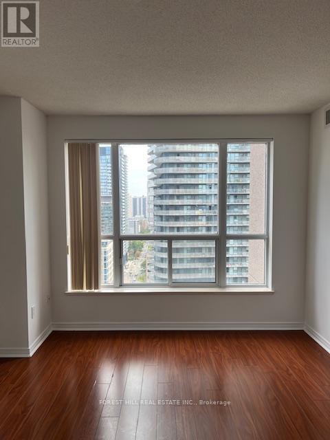 2506 - 925 Bay Street, Toronto, Ontario  M5S 3L4 - Photo 12 - C12434716