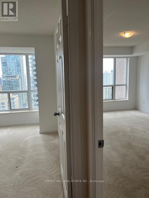 2506 - 925 Bay Street, Toronto, Ontario  M5S 3L4 - Photo 14 - C12434716
