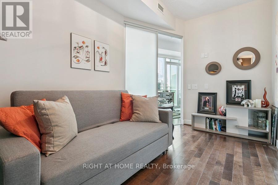 1204 - 112 George Street, Toronto, Ontario  M5A 2M5 - Photo 15 - C12434719