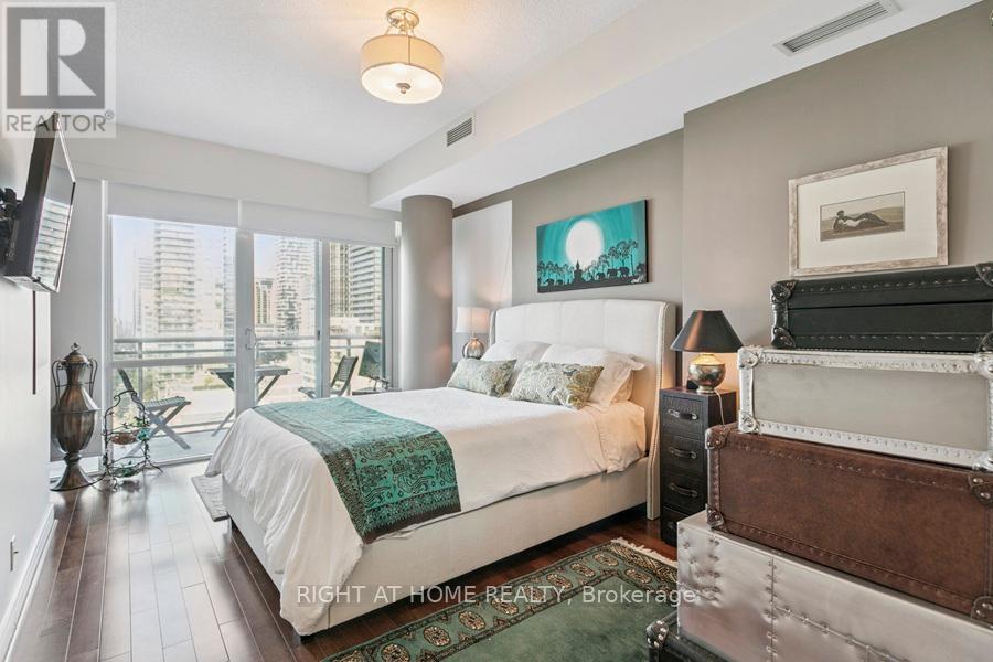 1204 - 112 George Street, Toronto, Ontario  M5A 2M5 - Photo 16 - C12434719