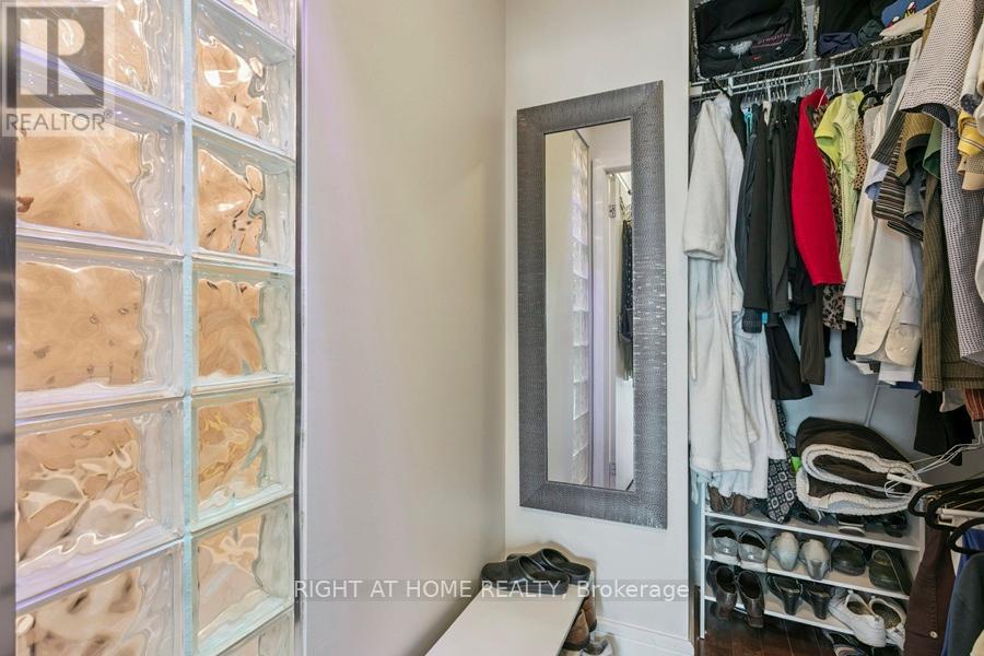 1204 - 112 George Street, Toronto, Ontario  M5A 2M5 - Photo 21 - C12434719