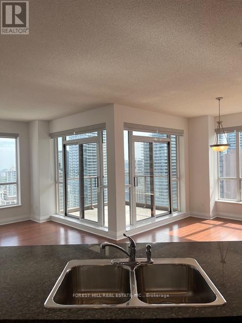 3106 - 925 Bay Street, Toronto, Ontario  M5S 3L4 - Photo 5 - C12434729