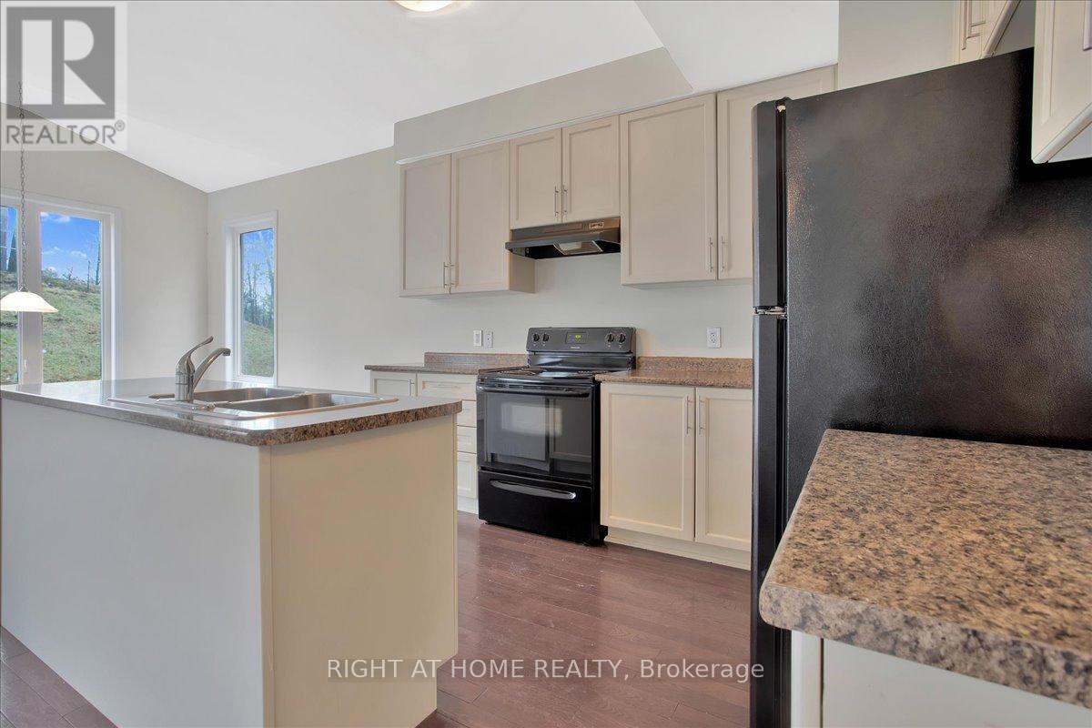 72 Christy Drive, Wasaga Beach, Ontario  L9Z 0E5 - Photo 11 - S12434700