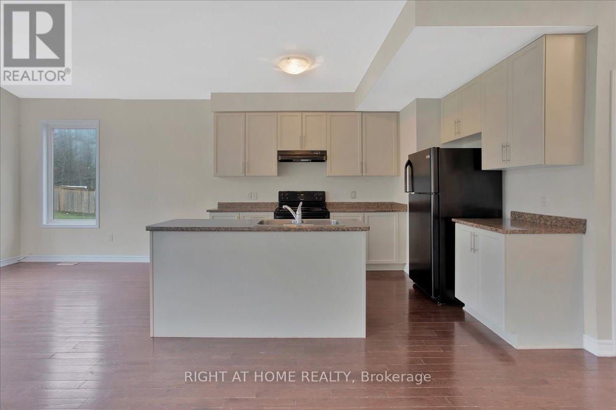 72 Christy Drive, Wasaga Beach, Ontario  L9Z 0E5 - Photo 15 - S12434700