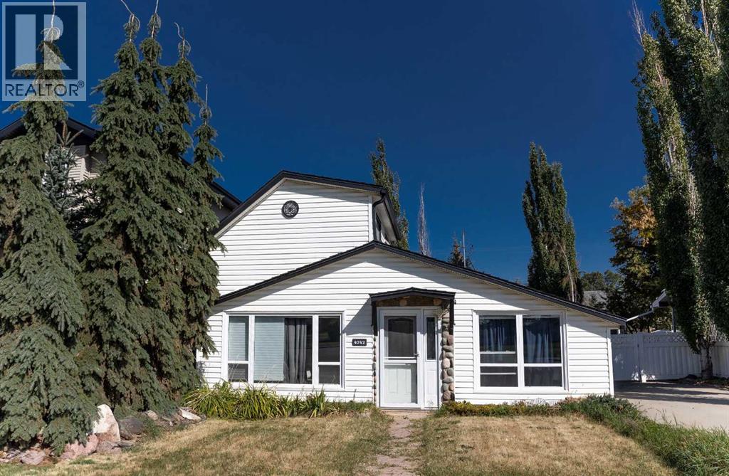 4742 48 Avenue, Lacombe, Alberta  T4L 1N2 - Photo 1 - A2258446