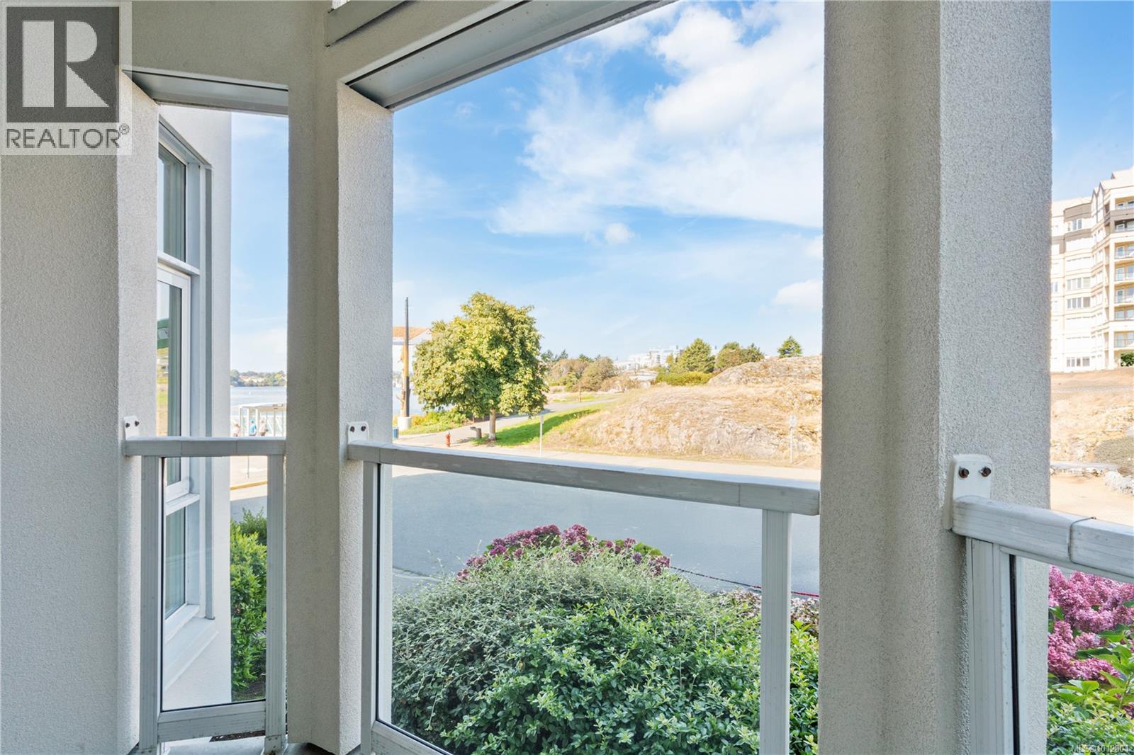 104 11 Cooperage Pl, Victoria, British Columbia  V9A 7J9 - Photo 12 - 1012804