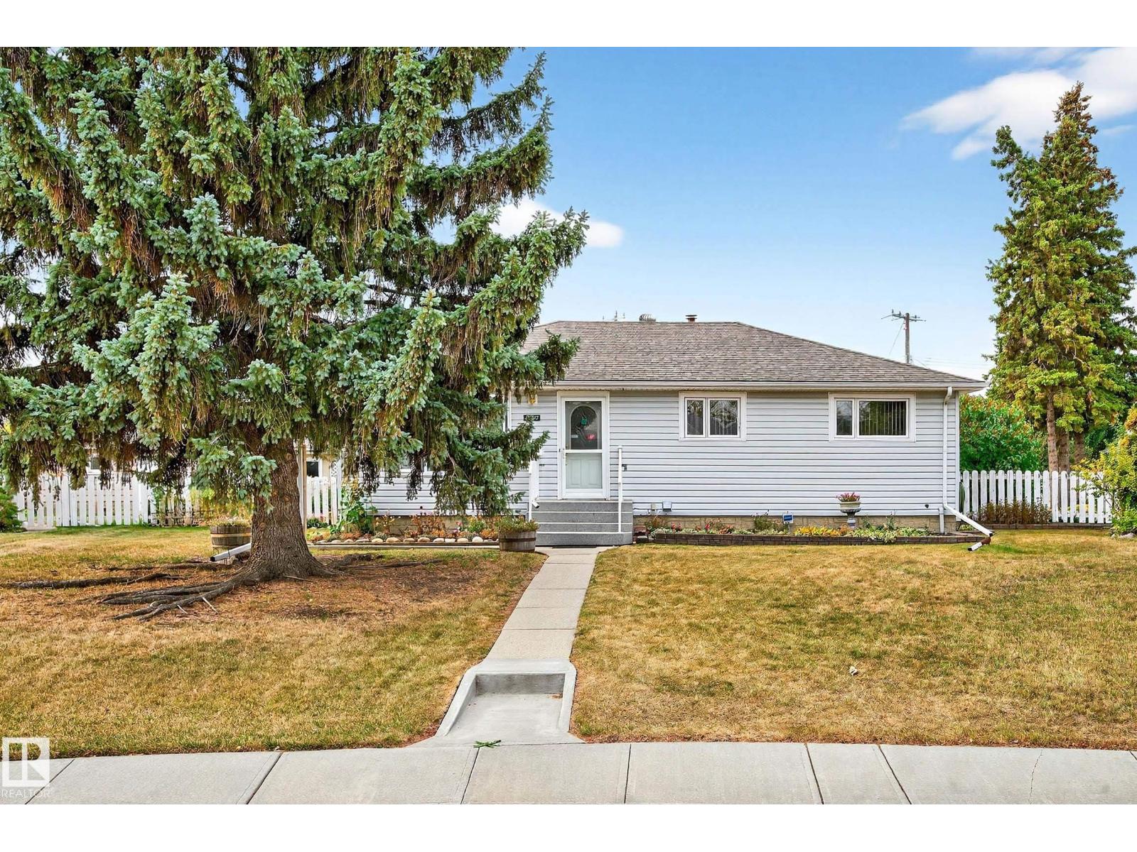 10527 133 Av Nw, Edmonton, Alberta  T5E 1E2 - Photo 2 - E4460089