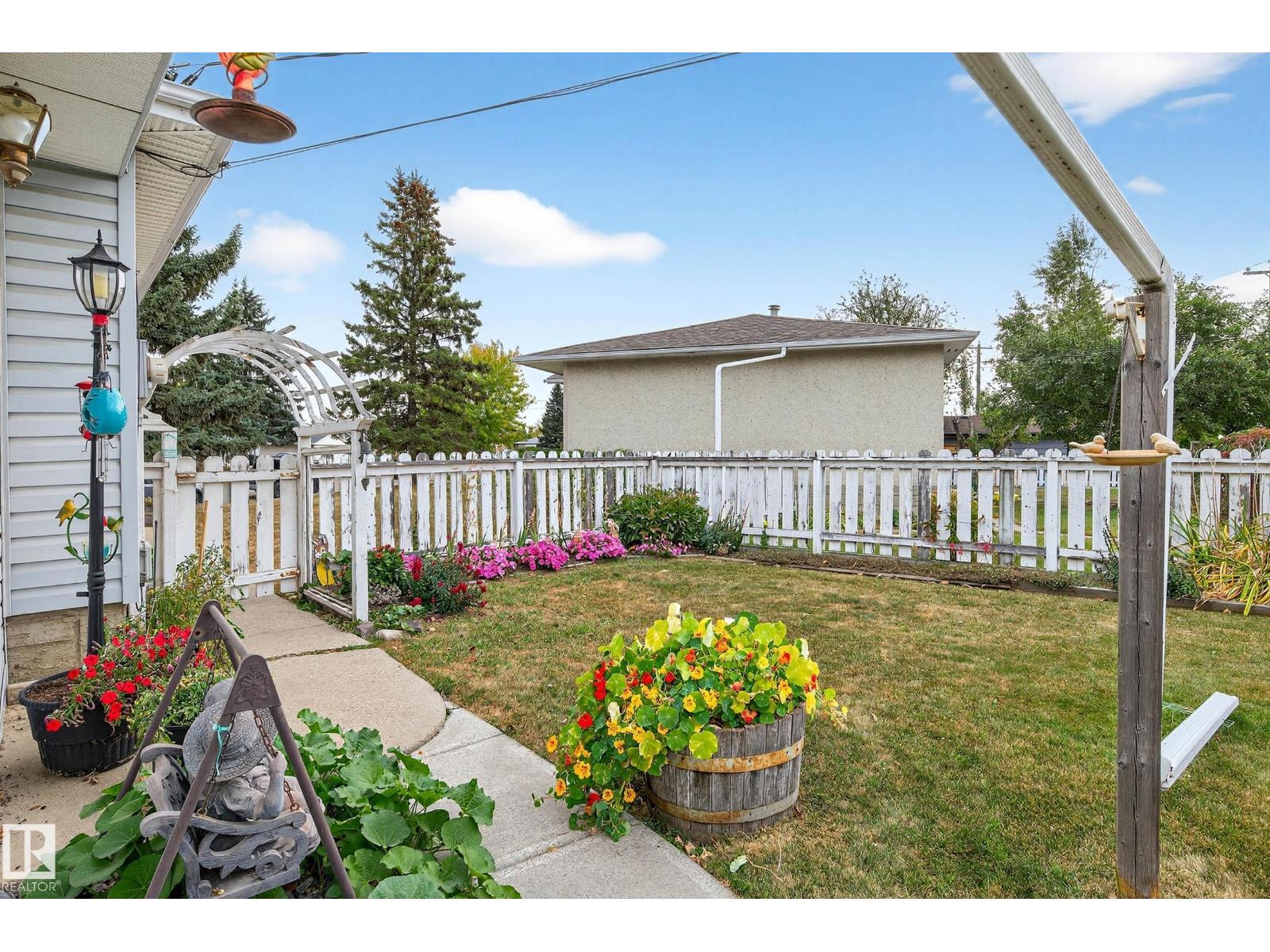 10527 133 Av Nw, Edmonton, Alberta  T5E 1E2 - Photo 32 - E4460089