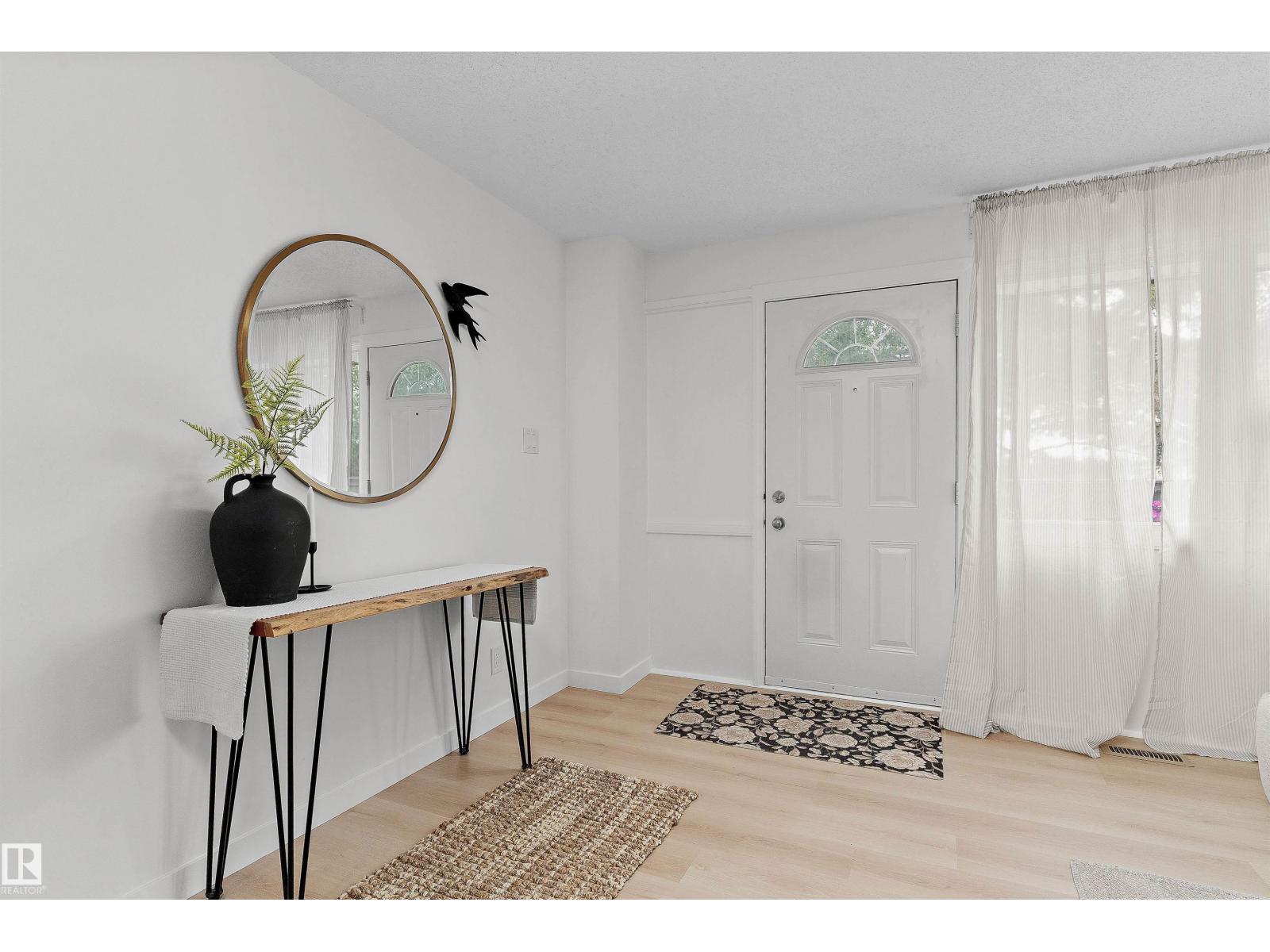 717 Village On The Green Gr Nw, Edmonton, Alberta  T5A 1H2 - Photo 3 - E4460091