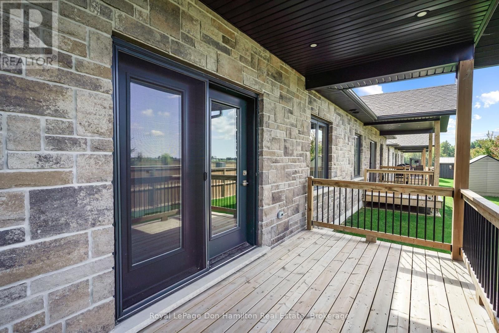 274 Queen Street S, North Perth, Ontario  N0G 1B0 - Photo 28 - X12431655