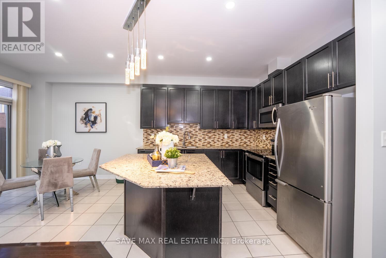 17 Primo Road, Brampton, Ontario  L7A 0Z9 - Photo 16 - W12434626