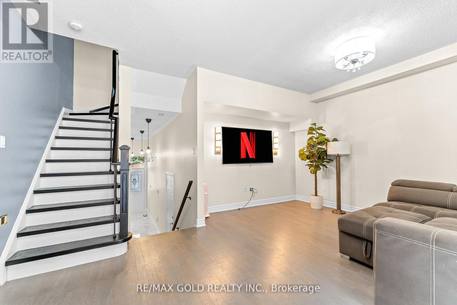 6 - 61 Nelson Street W, Brampton, Ontario  L6X 1C4 - Photo 18 - W12434654