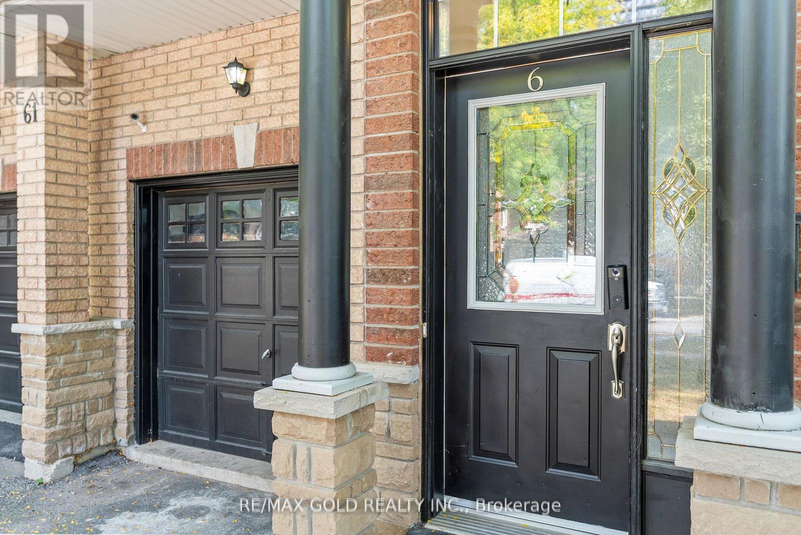 6 - 61 Nelson Street W, Brampton, Ontario  L6X 1C4 - Photo 5 - W12434654