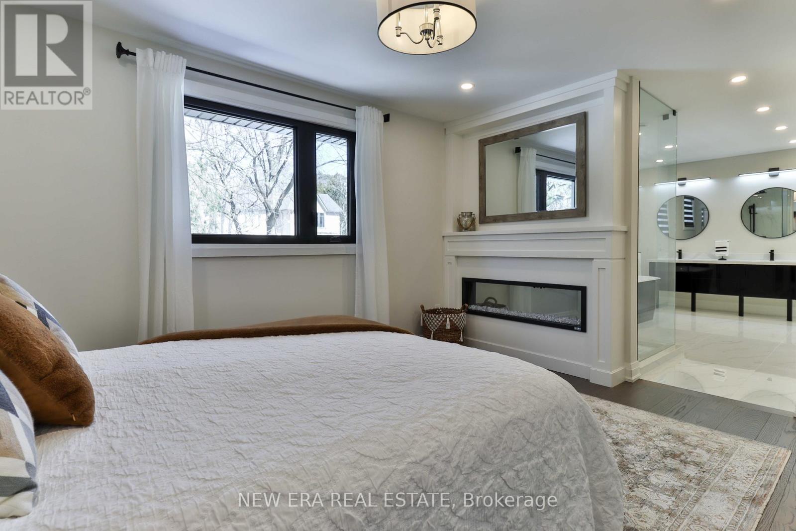 1481 Chasehurst Drive, Mississauga, Ontario  L5J 3A8 - Photo 17 - W12434672
