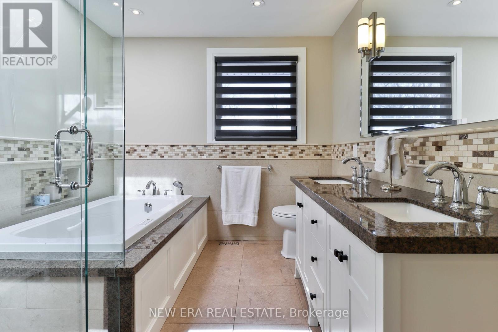 1481 Chasehurst Drive, Mississauga, Ontario  L5J 3A8 - Photo 22 - W12434672