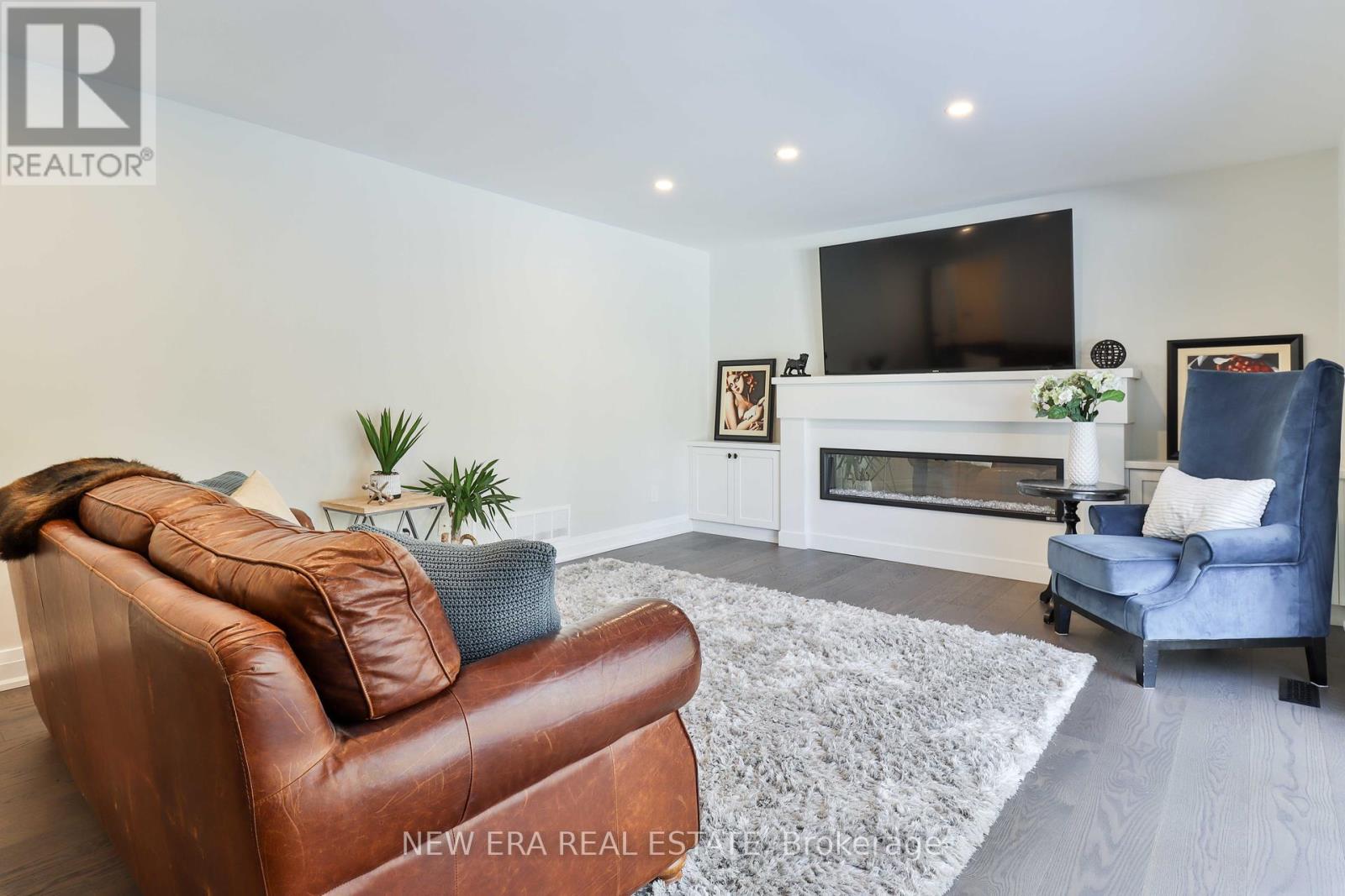 1481 Chasehurst Drive, Mississauga, Ontario  L5J 3A8 - Photo 24 - W12434672