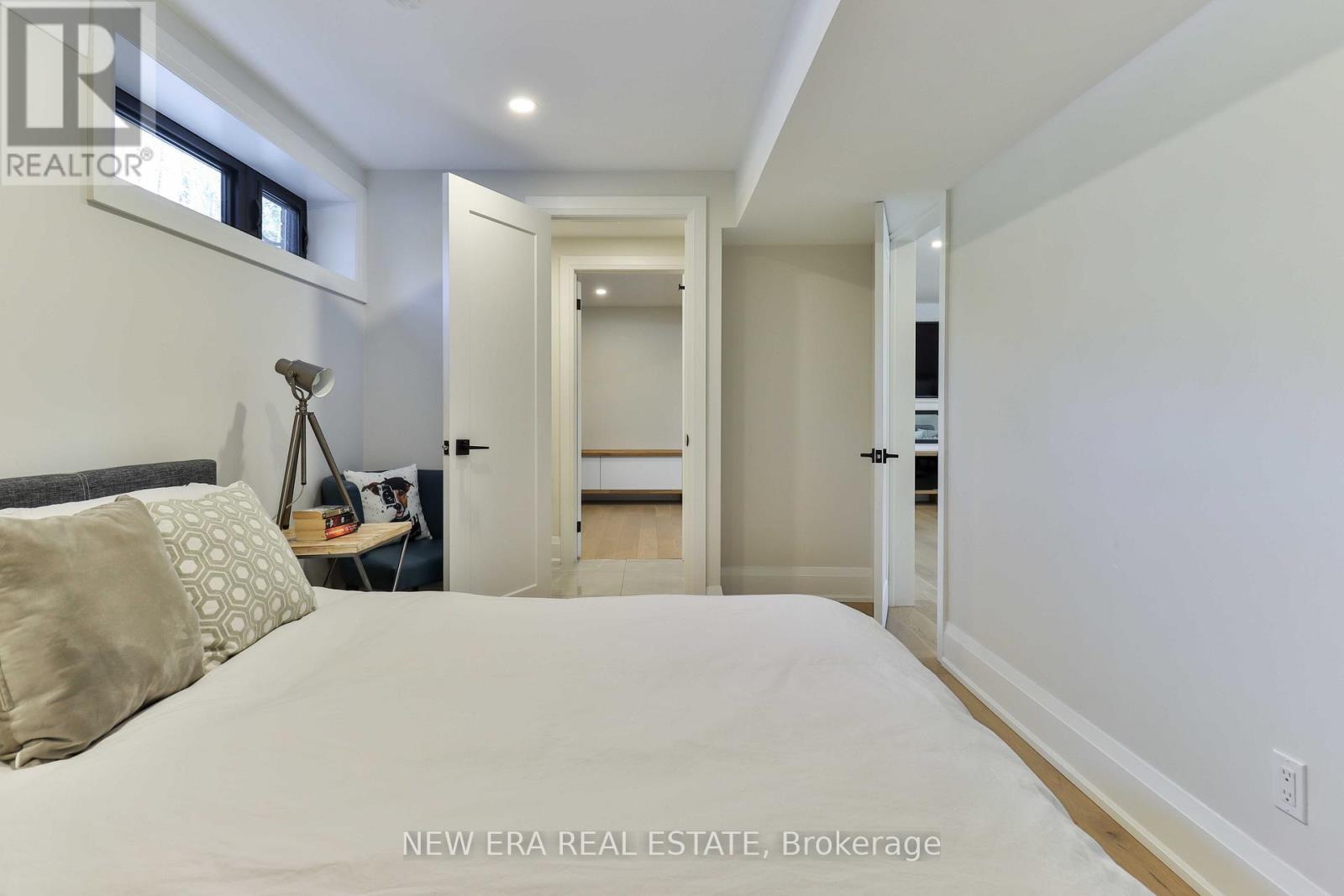 1481 Chasehurst Drive, Mississauga, Ontario  L5J 3A8 - Photo 32 - W12434672