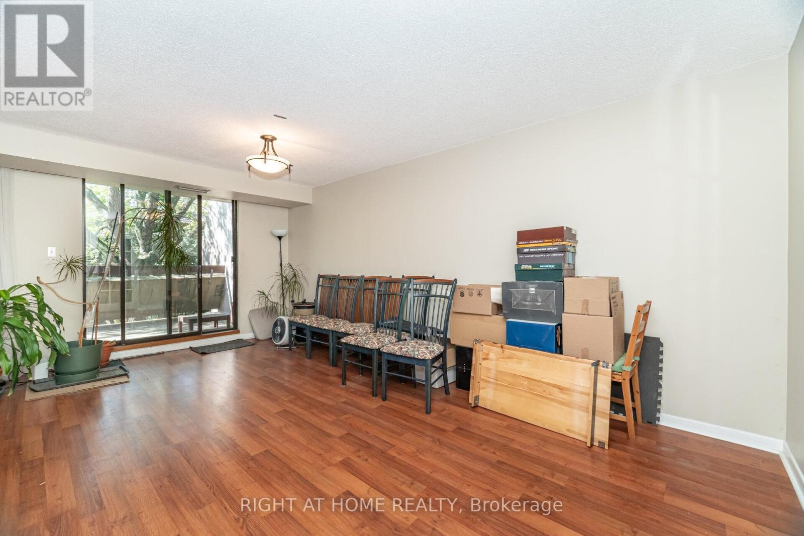 13 - 1250 Mississauga Valley Boulevard W, Mississauga, Ontario  L5A 3R6 - Photo 10 - W12434678