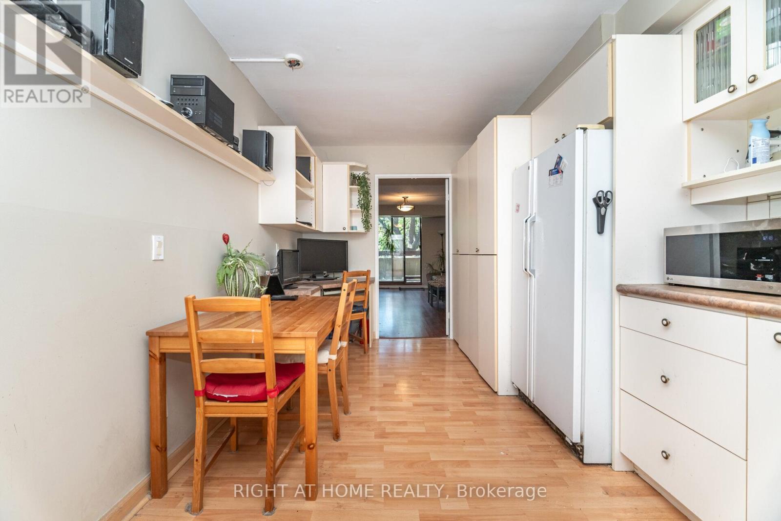 13 - 1250 Mississauga Valley Boulevard W, Mississauga, Ontario  L5A 3R6 - Photo 15 - W12434678