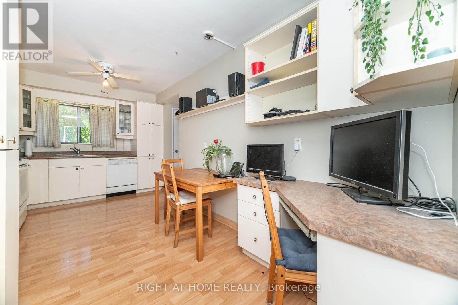 13 - 1250 Mississauga Valley Boulevard W, Mississauga, Ontario  L5A 3R6 - Photo 16 - W12434678