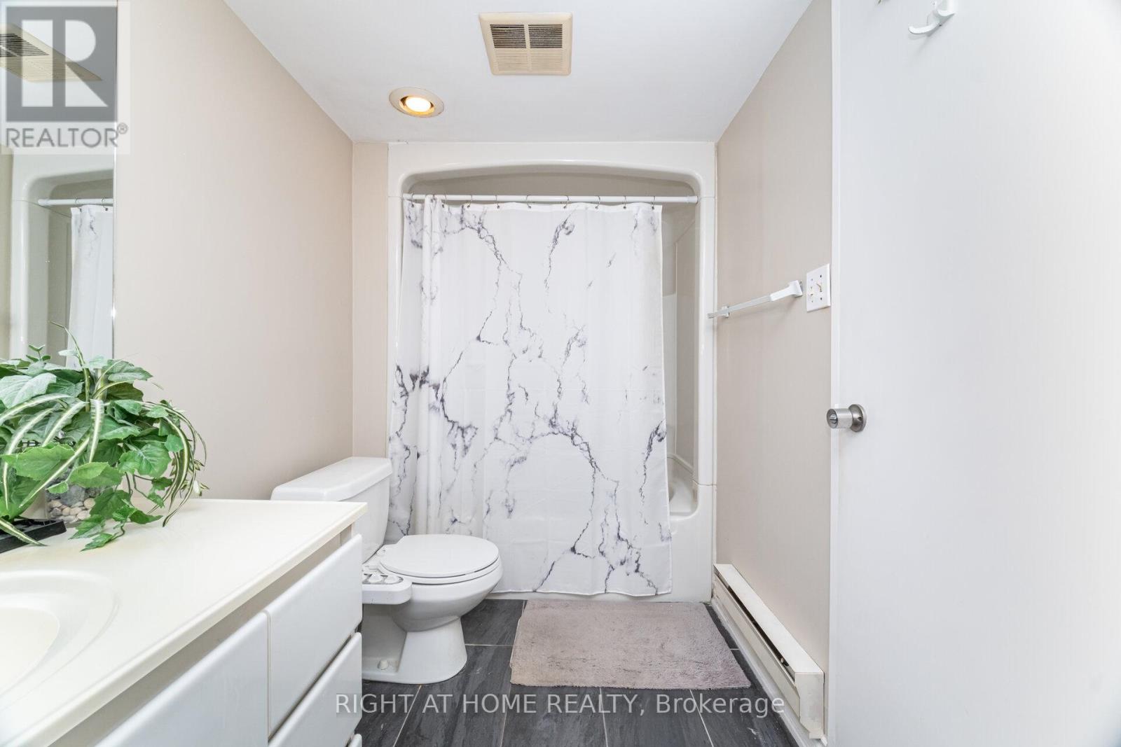 13 - 1250 Mississauga Valley Boulevard W, Mississauga, Ontario  L5A 3R6 - Photo 36 - W12434678