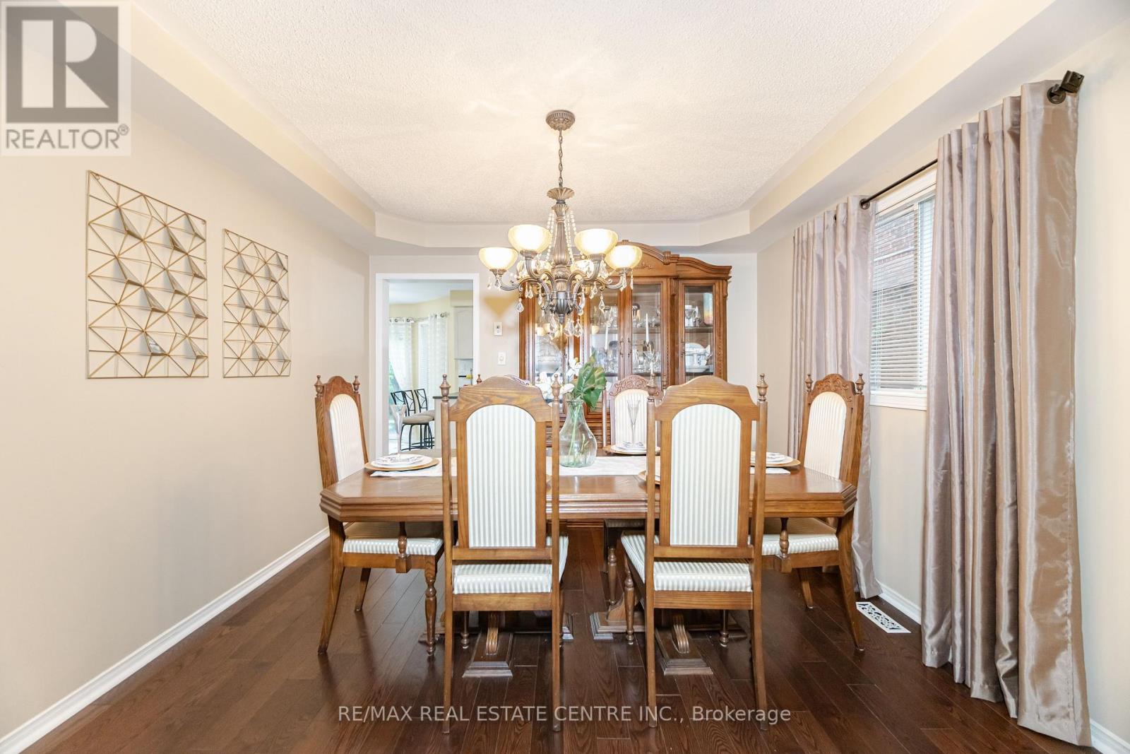 126 Eagleridge Drive, Brampton, Ontario  L6R 1E3 - Photo 11 - W12434683