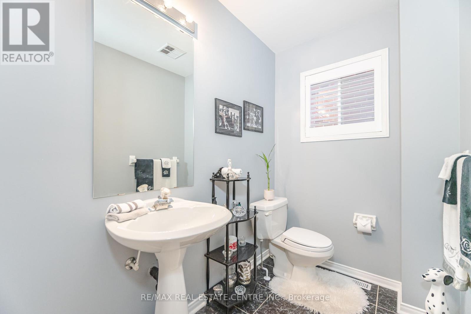 126 Eagleridge Drive, Brampton, Ontario  L6R 1E3 - Photo 25 - W12434683