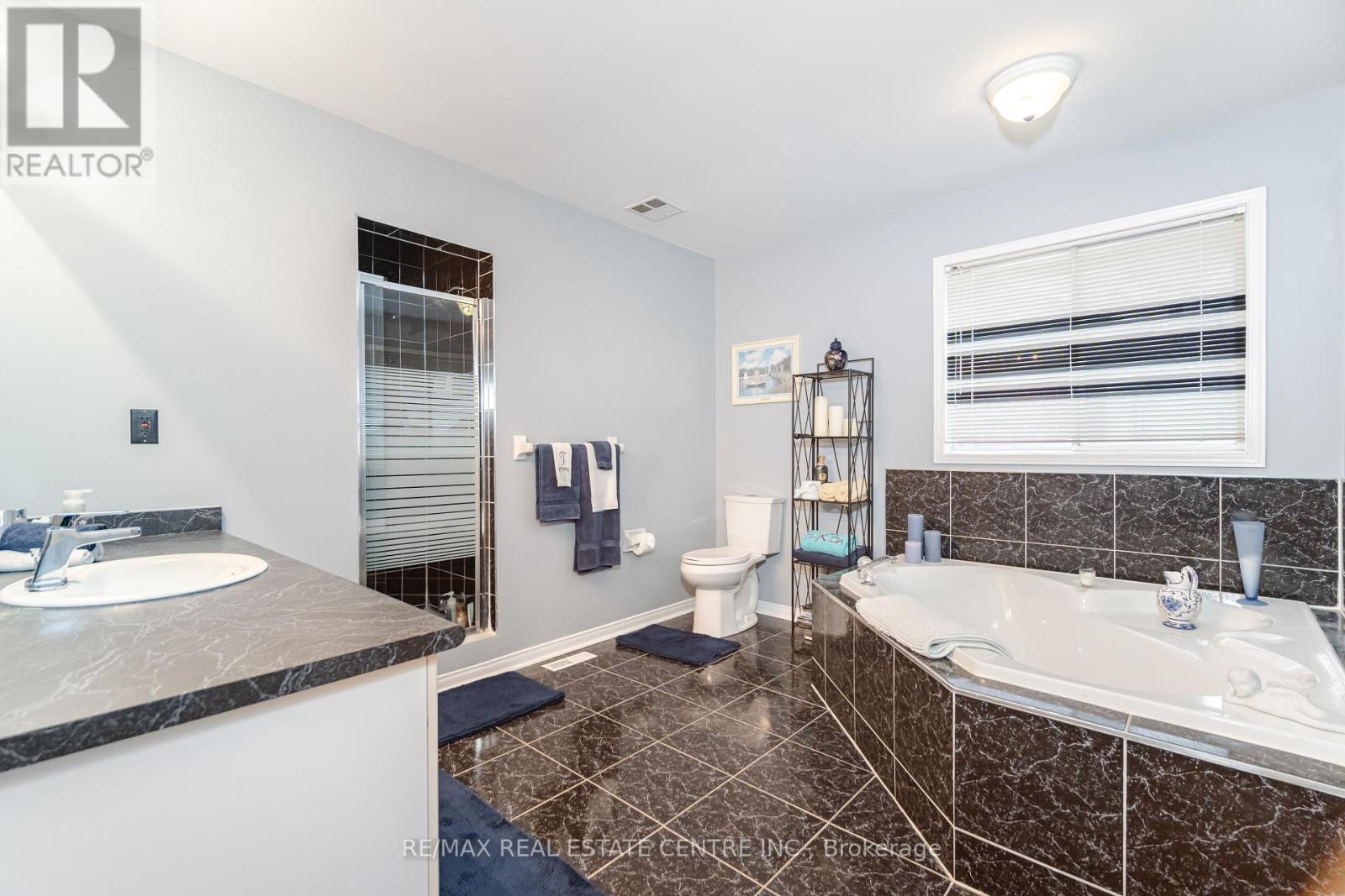126 Eagleridge Drive, Brampton, Ontario  L6R 1E3 - Photo 35 - W12434683