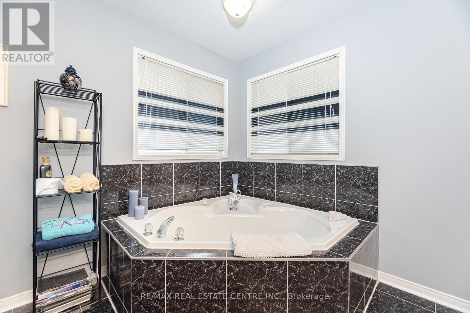 126 Eagleridge Drive, Brampton, Ontario  L6R 1E3 - Photo 37 - W12434683