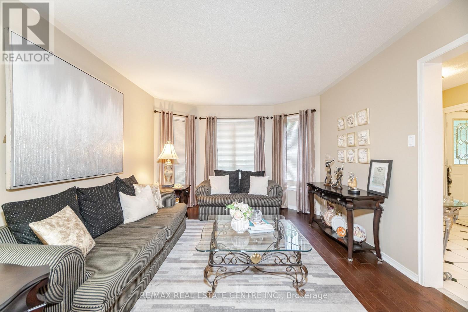 126 Eagleridge Drive, Brampton, Ontario  L6R 1E3 - Photo 9 - W12434683