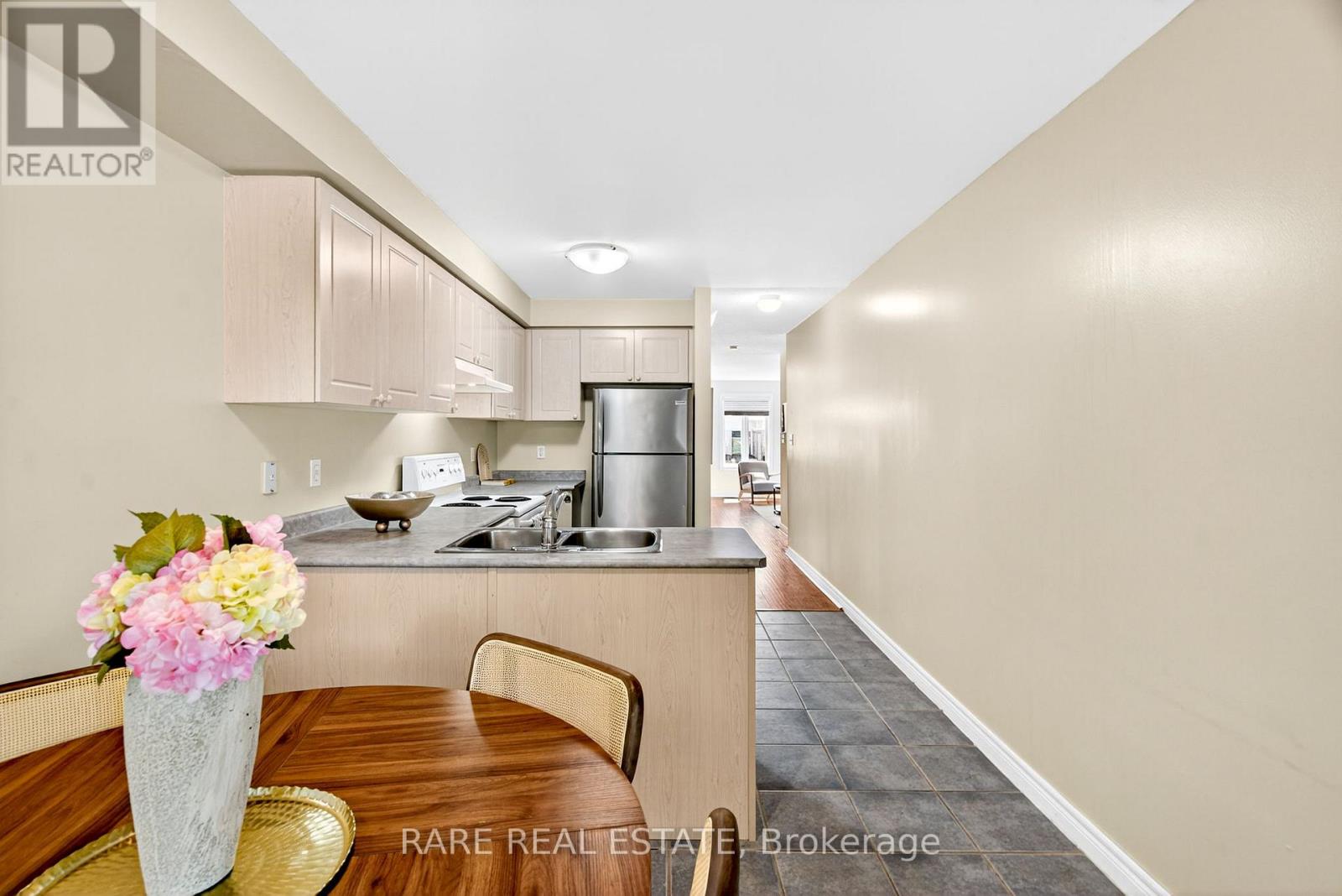 12 - 1750 Creek Way, Burlington, Ontario  L7L 7E2 - Photo 7 - W12434708