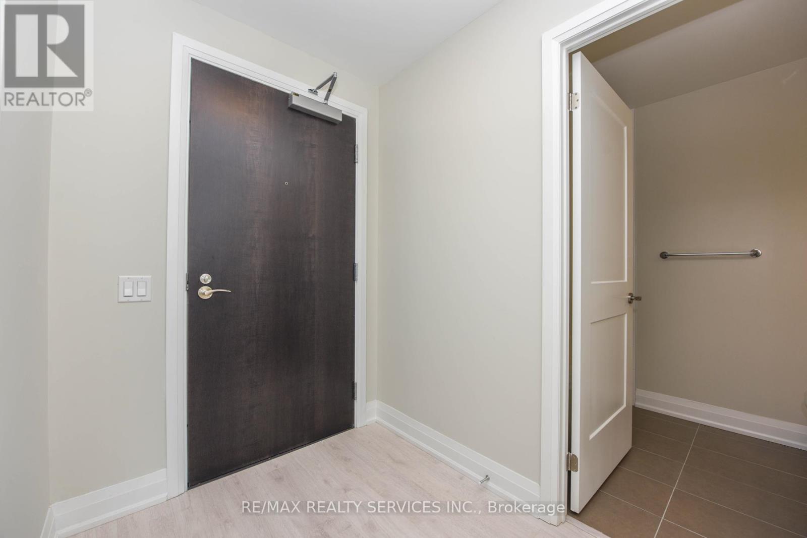 2103 - 15 Lynch Street, Brampton (Queen Street Corridor), Ontario  L6W 2Z8 - Photo 2 - W12434732