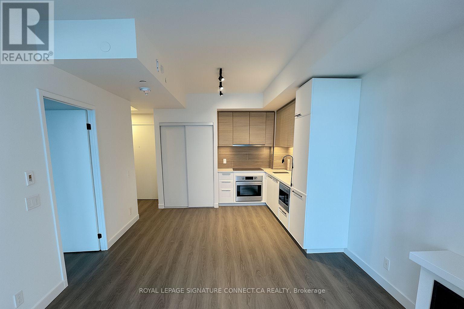 1002 - 1050 Eastern Avenue, Toronto, Ontario  M4L 0B7 - Photo 4 - E12434794