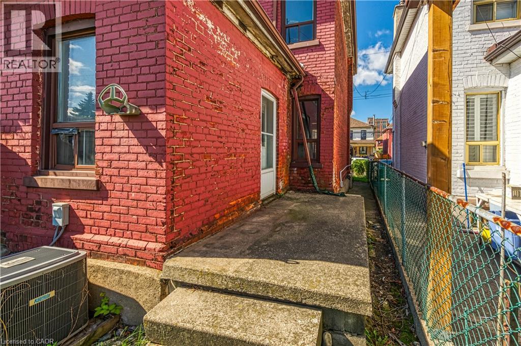 36 Fullerton Avenue, Hamilton, Ontario  L8L 6G8 - Photo 6 - 40774485
