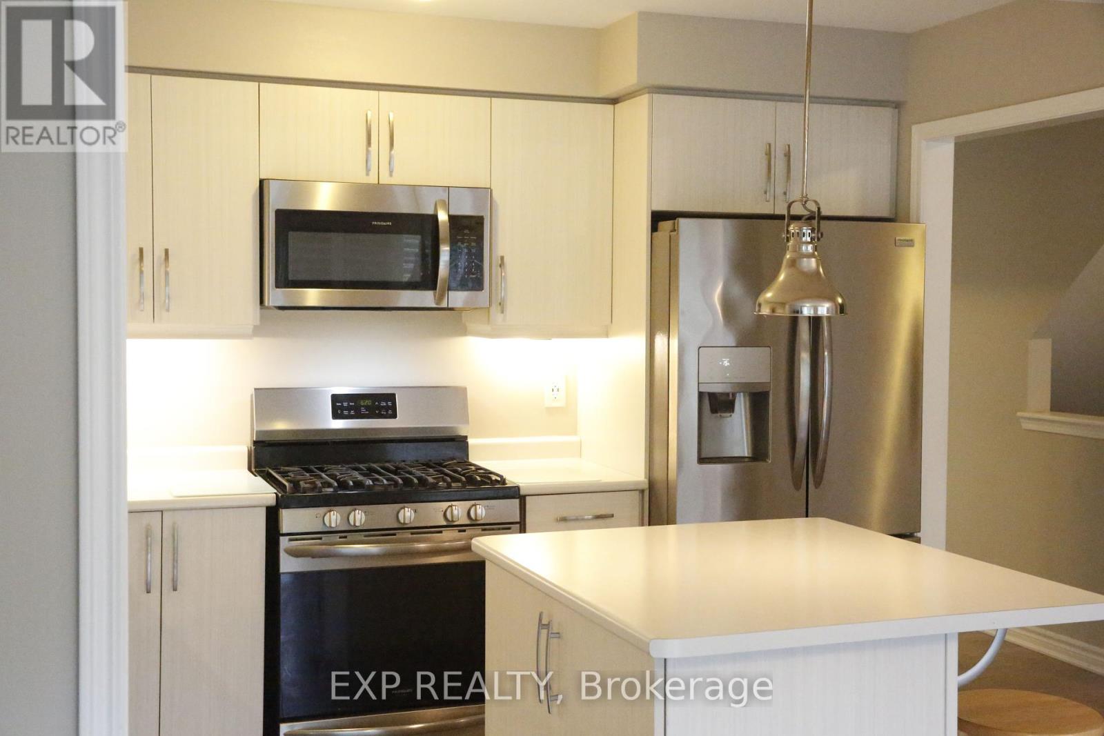 10 - 230 Avondsyde Boulevard, Hamilton, Ontario  L8B 1T9 - Photo 13 - X12434628
