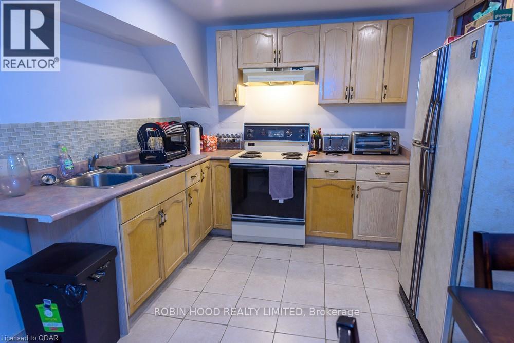 11 Isabel Street, Belleville, Ontario  K8P 3N4 - Photo 30 - X12434680