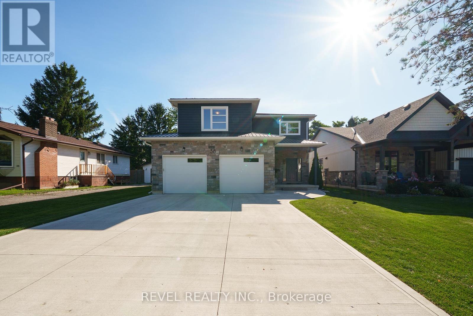 38 Lakeview Avenue, Norfolk, Ontario  N0A 1N8 - Photo 2 - X12434725