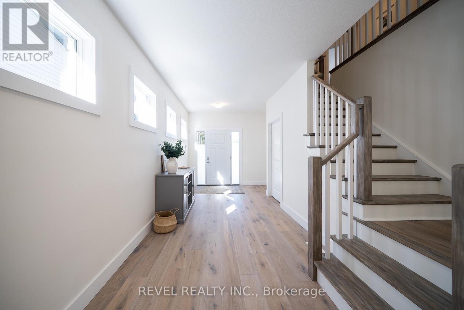 38 Lakeview Avenue, Norfolk, Ontario  N0A 1N8 - Photo 6 - X12434725