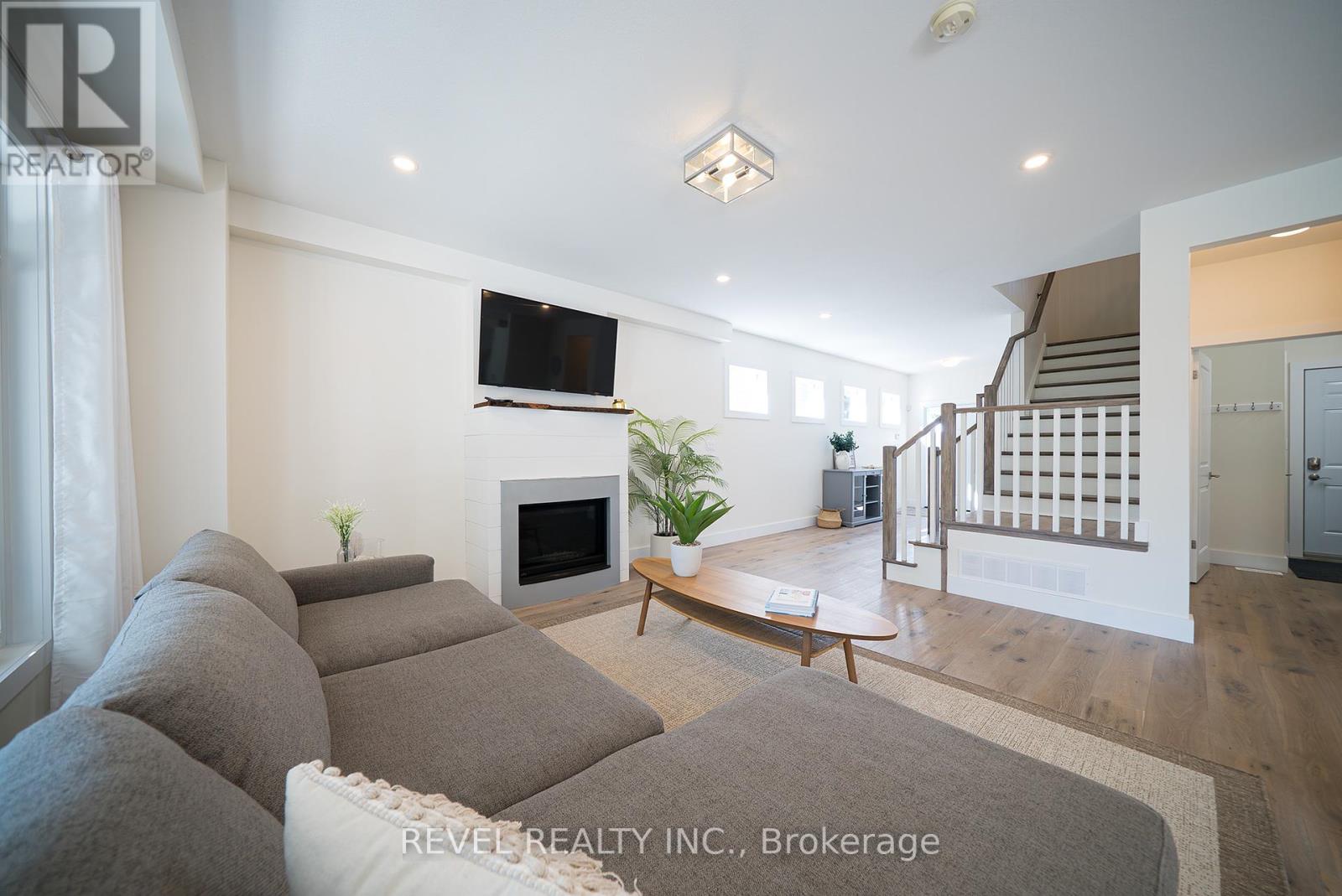 38 Lakeview Avenue, Norfolk, Ontario  N0A 1N8 - Photo 8 - X12434725