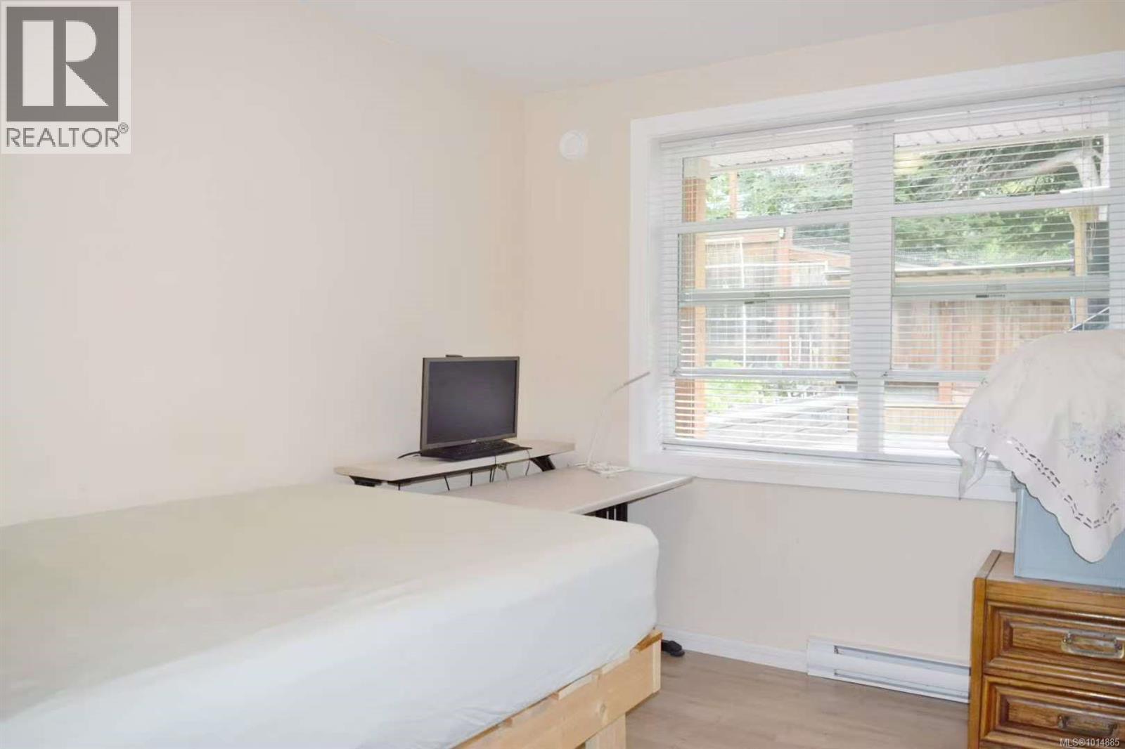 4037 Nelthorpe St, Saanich, British Columbia  V8X 2A2 - Photo 47 - 1014885