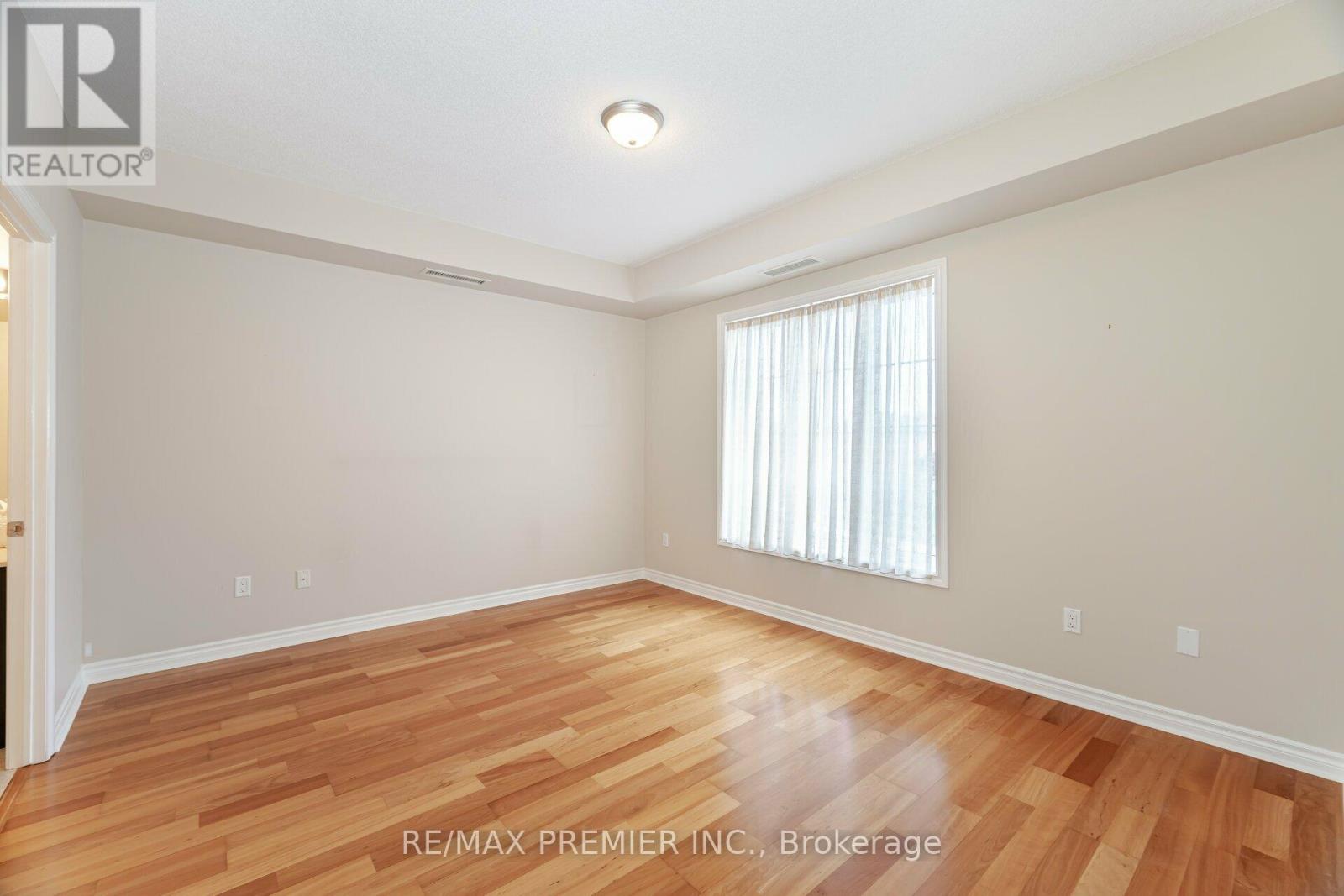 306 - 4620 Highway 7, Vaughan, Ontario  L4L 0B3 - Photo 10 - N12434782