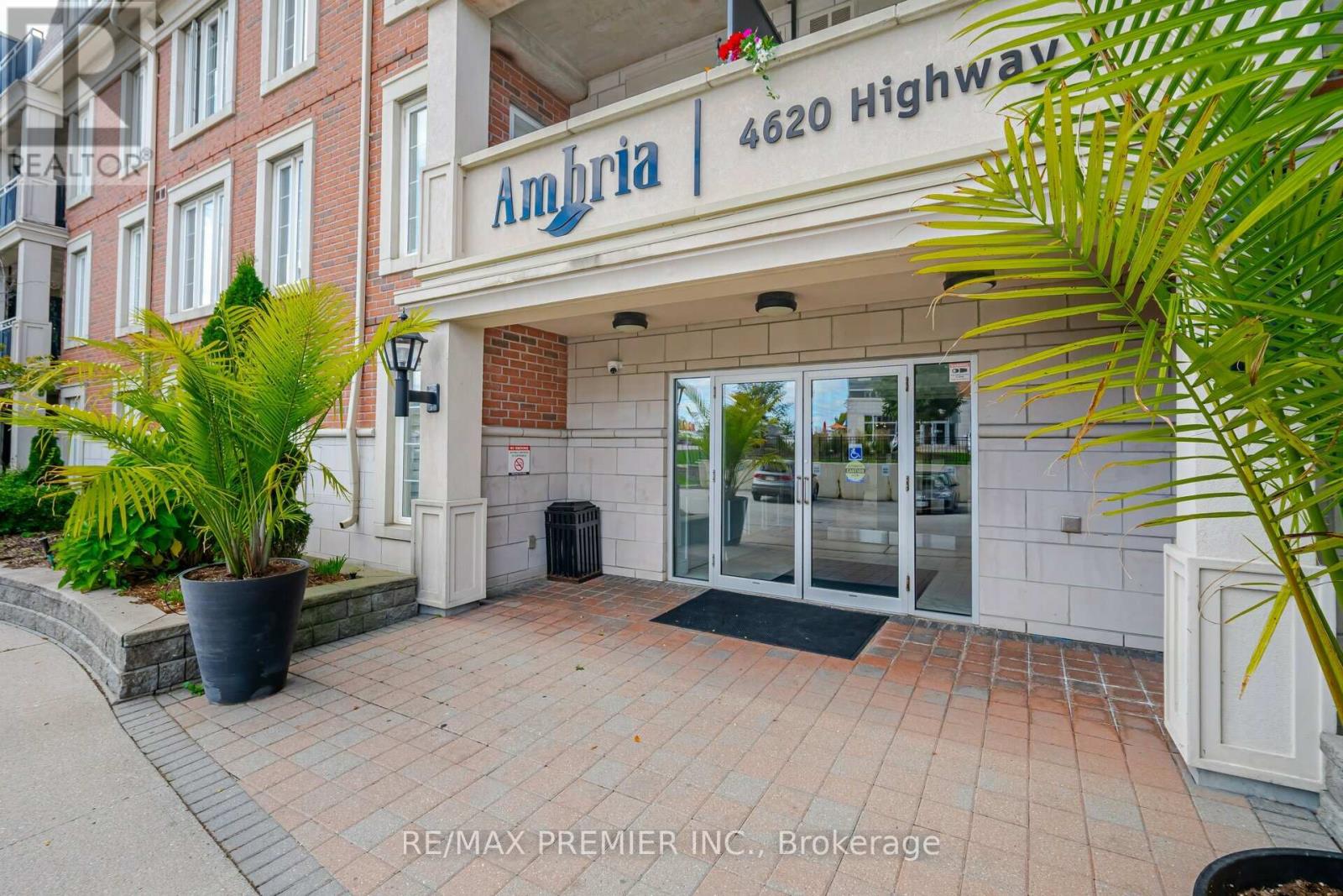 306 - 4620 Highway 7, Vaughan, Ontario  L4L 0B3 - Photo 2 - N12434782