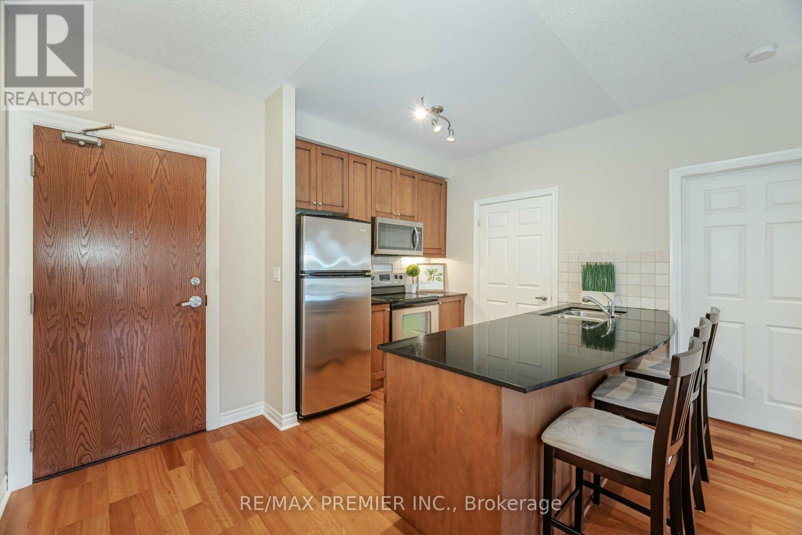 306 - 4620 Highway 7, Vaughan, Ontario  L4L 0B3 - Photo 7 - N12434782