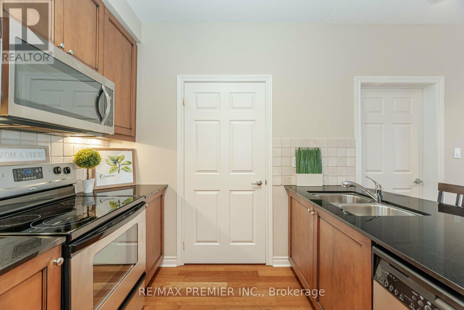 306 - 4620 Highway 7, Vaughan, Ontario  L4L 0B3 - Photo 8 - N12434782