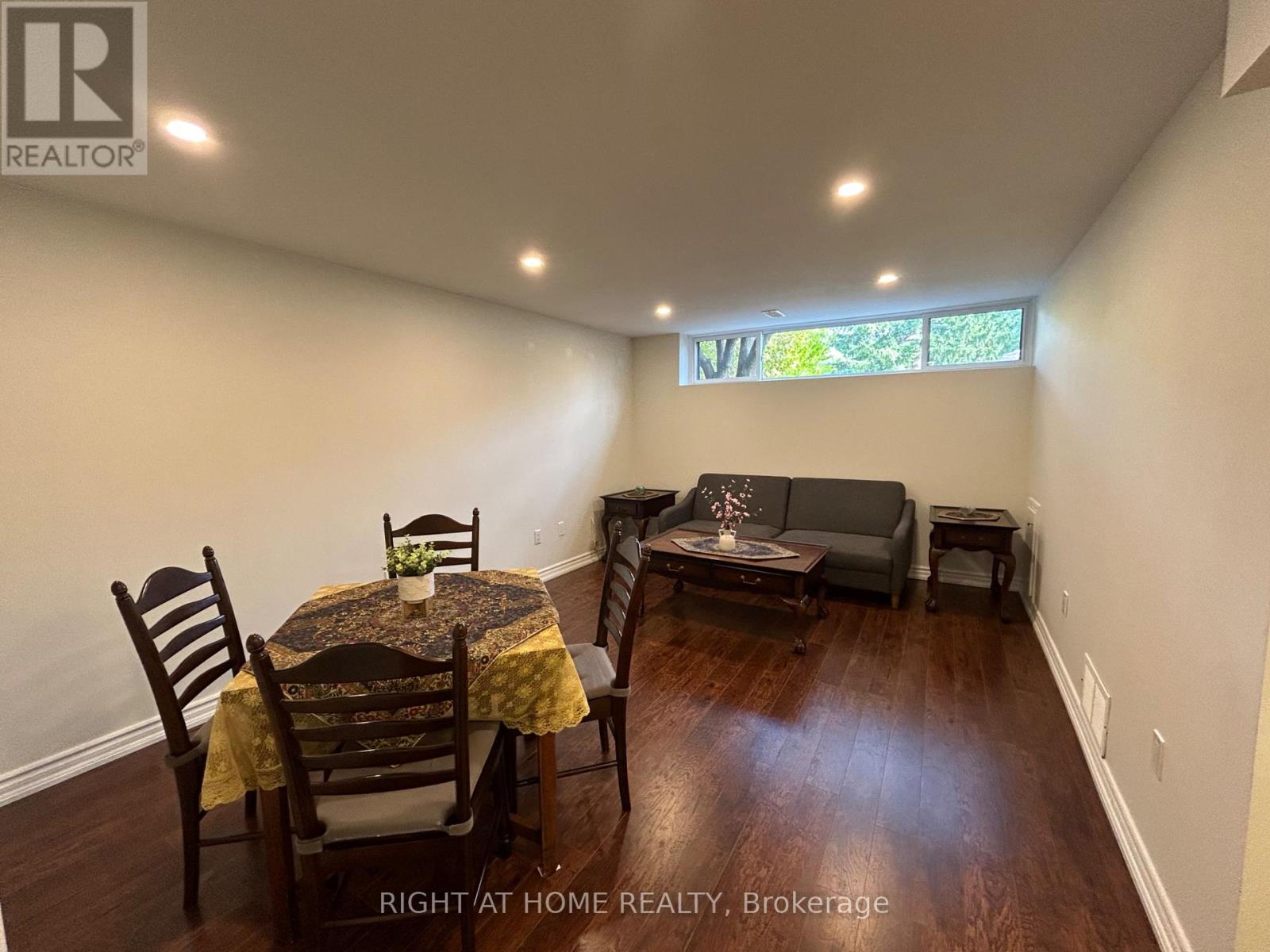 36 Aurora Heights Drive, Aurora, Ontario  L4G 2W7 - Photo 4 - N12434792