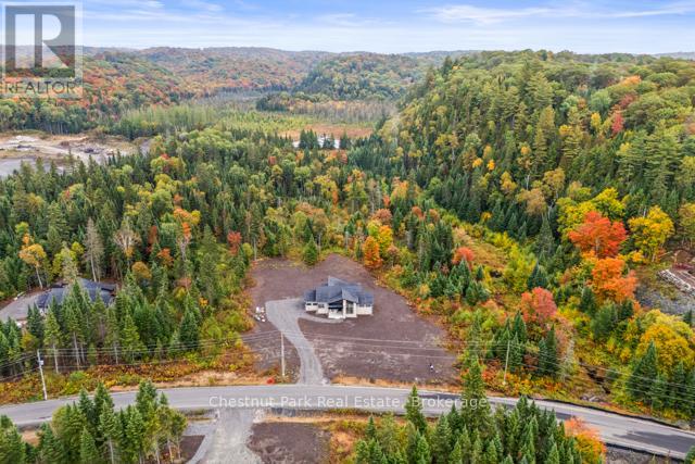 49 - 1053 Greensview Drive, Lake Of Bays, Ontario  P1H 2J6 - Photo 2 - X12434870