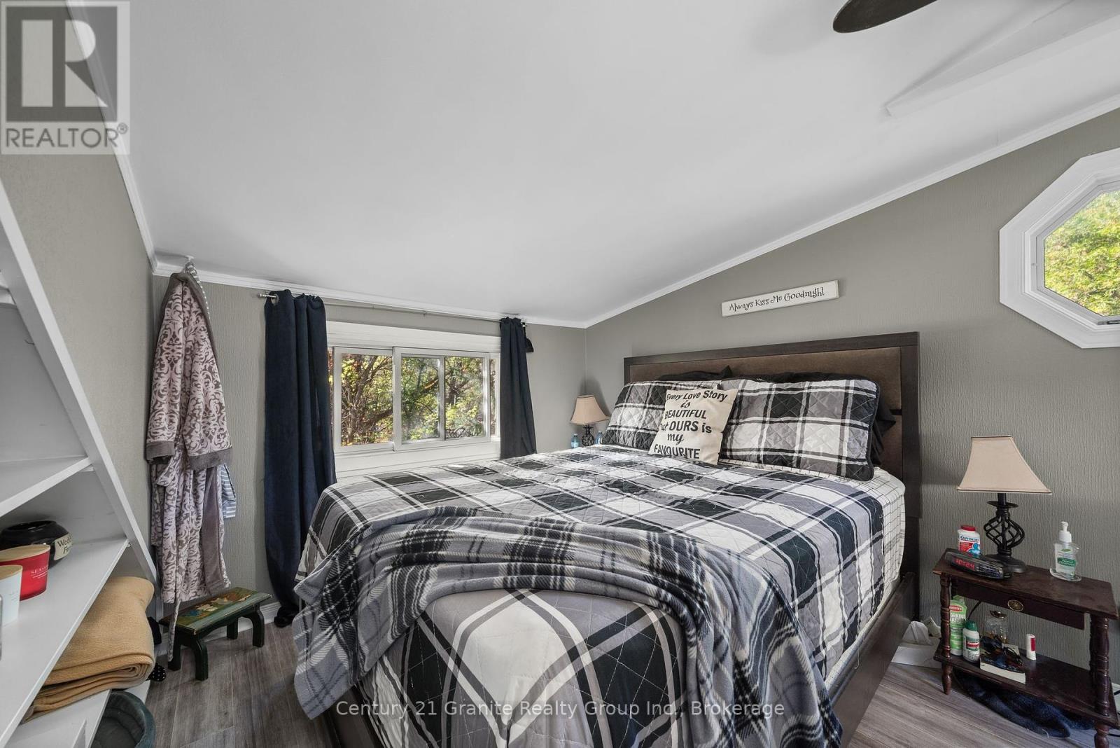 91 Pine Avenue, Dysart Et Al, Ontario  K0M 1S0 - Photo 24 - X12434915